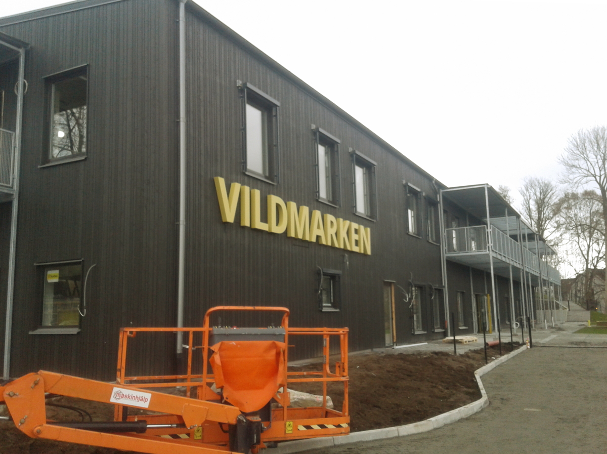 Prace stolarsko - ciesielskie budynku przedszkola w Borås, Alidelundsgatan (Szwecja).