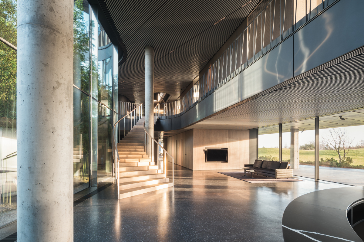 Inwestor: Press Glass S.A.