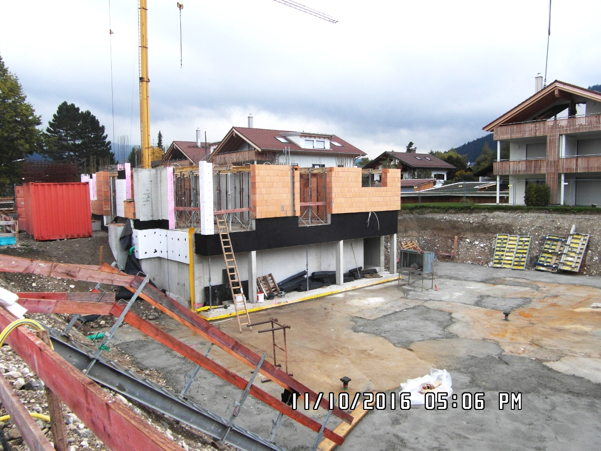 Budowa budynku mieszkalnego z garażami podziemnymi w Garmisch-Partenkirchen, Jungfernweg (Niemcy)