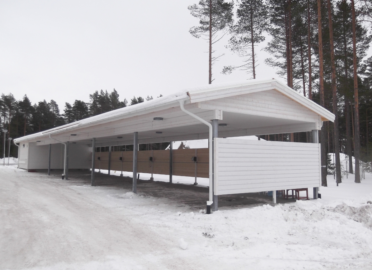 Roboty ogólnobudowlane w budynkach mieszkalnych w zabudowie szeregowej, budowa wiat garażowych, budynków gospodarczych oraz drewnianych tarasów w Umeå, Tjärhovsgatan 1 (Szwecja).