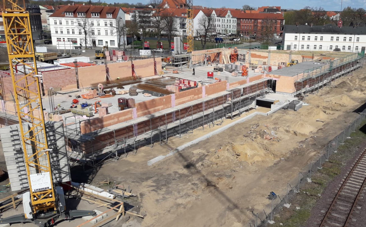 Budowa marketu REWE, Rossmann i Woolworth w Wittenberge, Bahnhofstr. (Niemcy)